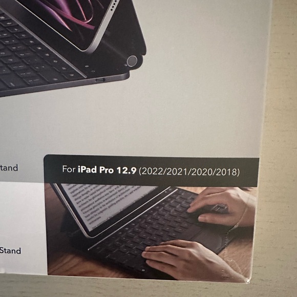 ESR  Magnetic Keyboard Case, for iPad Pro 12,9 (2022/2021/2020/2018) - Picture 11 of 11